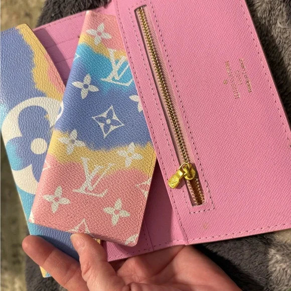 Colorful Pastel Wallet - Picture 7 of 7